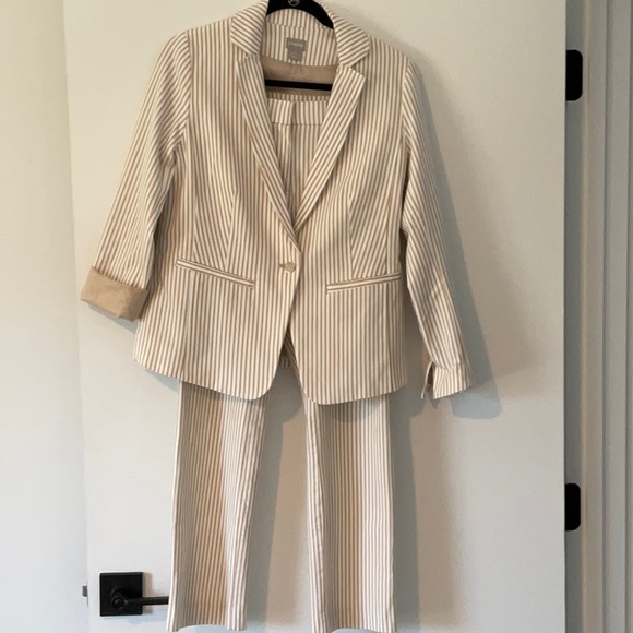 Chicos 2 Piece Pants and Blazer - Picture 1 of 7